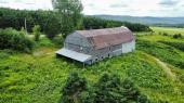 St-Ferdinand (Centre-du-Qubec) : Domaine de 157 acres, maison de trois chambres, grange, rablire,