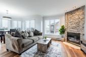 Impeccable condo 2 cac + bureau (poss. 3e cac) St-Hubert