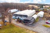 Granby (Estrie) : Ferme de 3,42 acres, production de lgumes bio, 5 serres, biomasse, quipements