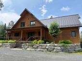 Frontenac (Estrie) : Domaine de 5 acres, spacieuse maison 2015, amnagement paysagers, lac